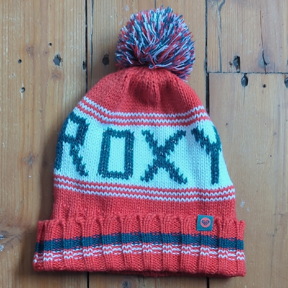 43- Women Roxy Red and Cream Pom-Pom Beanie